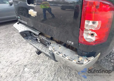 2010 Chevrolet Silverado 1500 Ltz z USA, uszkodzony, nr VIN 3GCRKTE31AG224722